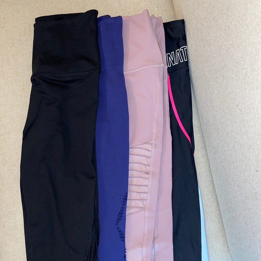 Bundle of 4 well kept pairs of leggings size small